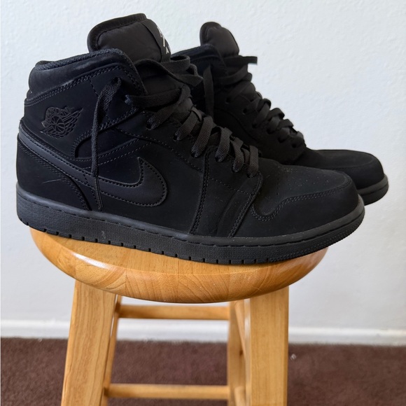 Air Jordan Black 1 mid Sneakers - Picture 2 of 8